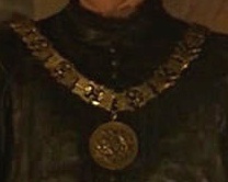 Buckingham medallion collar3