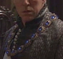 Thomas Boleyn blue collar2