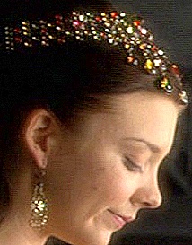 necklace used as headpiece
