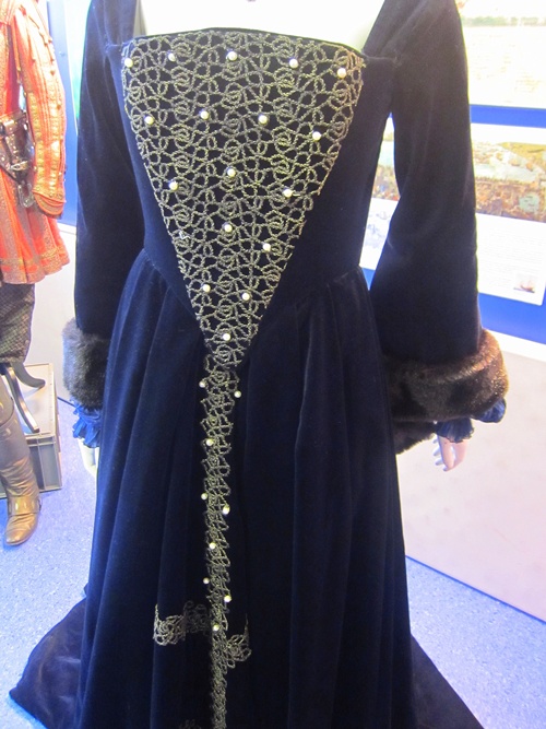 Katherine of Aragon's dress