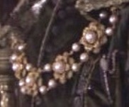 Henry VIII pearl collar3