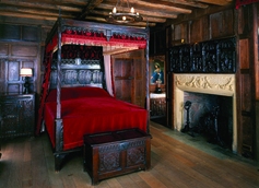 Bedroom at Hever Castle