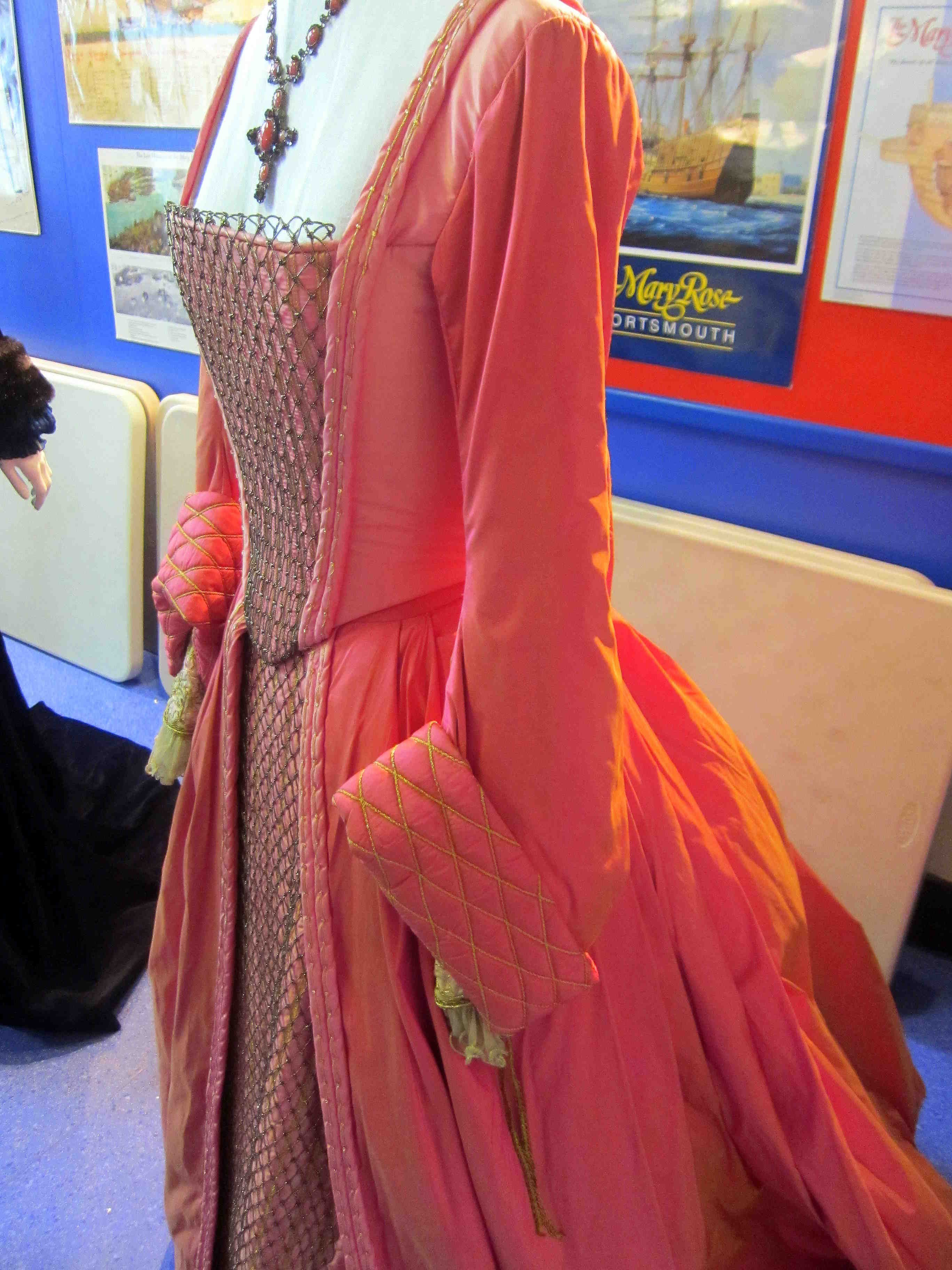 Jane Seymour's dress