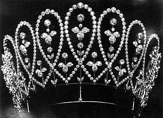 Queen Mary's loop tiara
