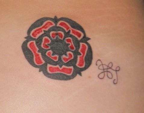 Rose tatto and signature
