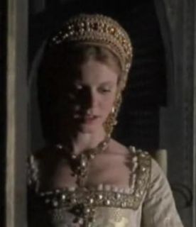 Jane Seymour/Emilia Fox (Henry VIII 2003)