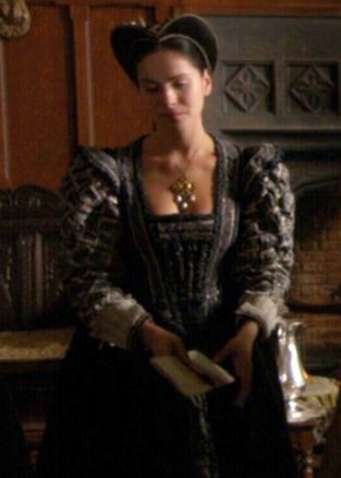 Sonya Macari as Lady Manuela