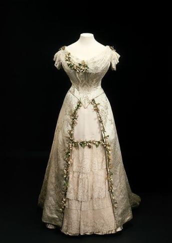 Wedding Dress of Princess Mary (later Queen Mary)