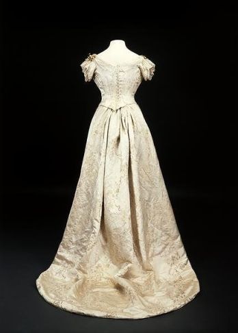 Princess Mary's wedding dress (later Queen Mary)
