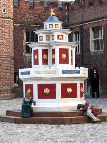 Hampton court - new wine fountain
